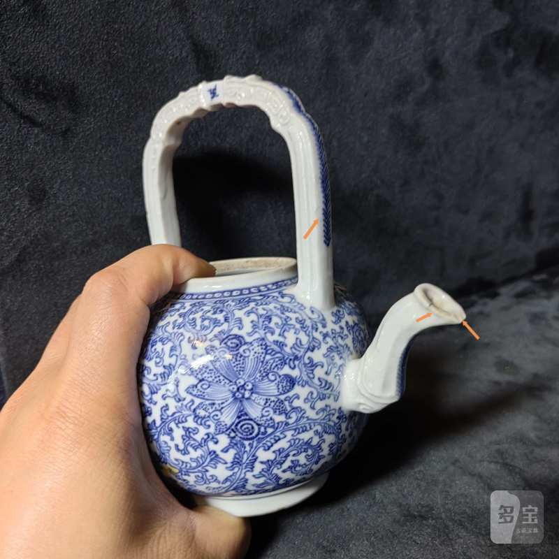 清康熙 青花缠枝花卉纹提梁壶 - 图12
